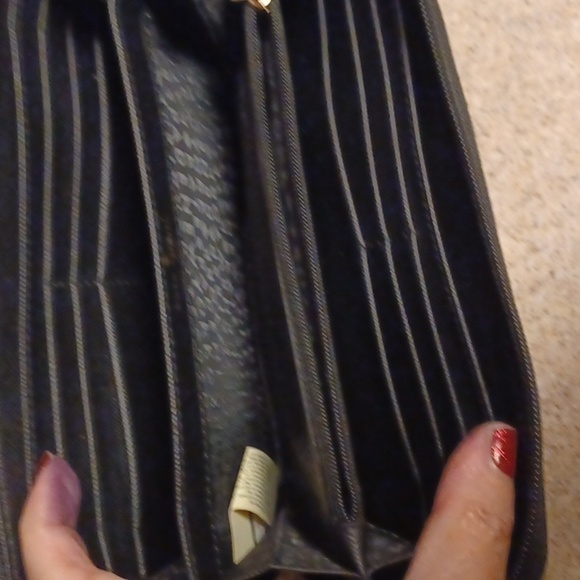 🐾Kate Spade Black Wallet with Glitter Dots🎉 - Picture 8 of 8